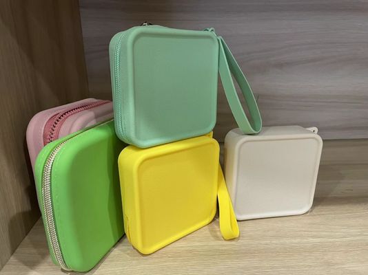 100%食品グレードのシリコン化粧品袋 化粧品用品の収納箱