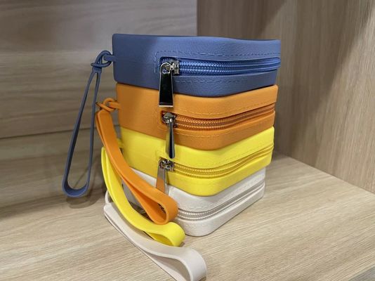 100%食品グレードのシリコン化粧品袋 化粧品用品の収納箱