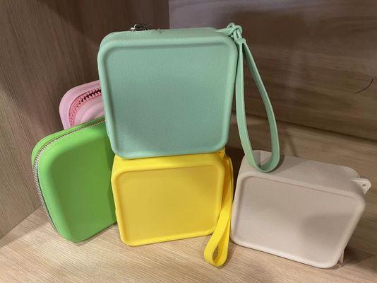 宝石と化粧品 収納袋 女の子用アクセサリー用のカスタマイズされたシリコン化粧品ボックス