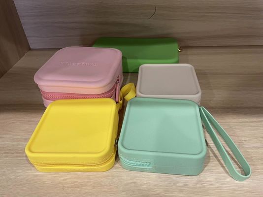 宝石と化粧品 収納袋 女の子用アクセサリー用のカスタマイズされたシリコン化粧品ボックス