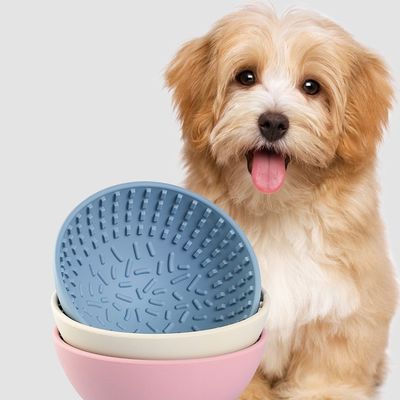 ペットフィーディングボウル 丸い シリコン 犬ボウル ゆっくりフィッダー 健康的な食事のためのインタラクティブなフィッダー